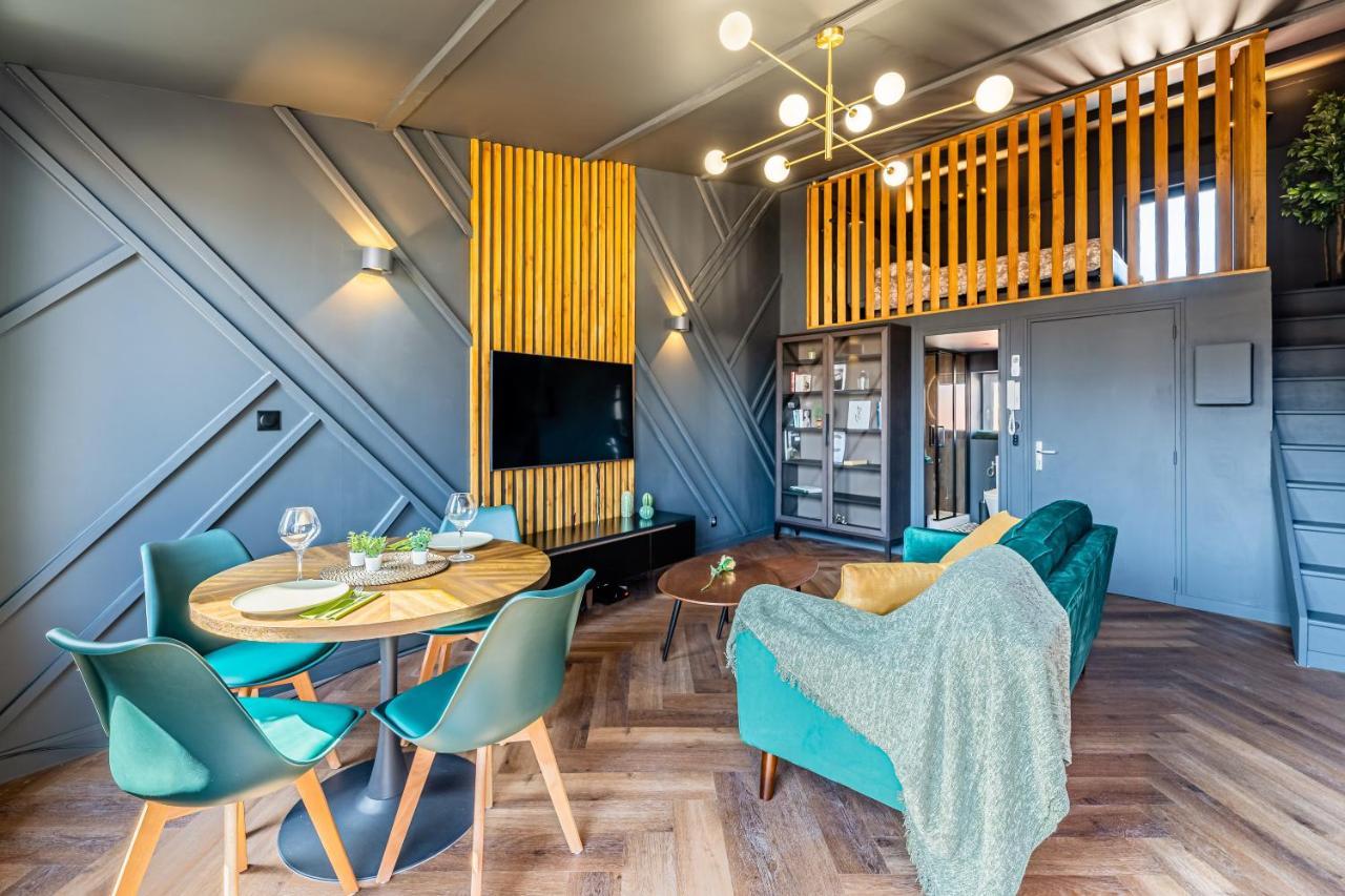 Loft En Ville - Duplex Terrasse Coeur Historique Avec Vue Degagee & Parking Souterrain Offert 拉西约塔 外观 照片